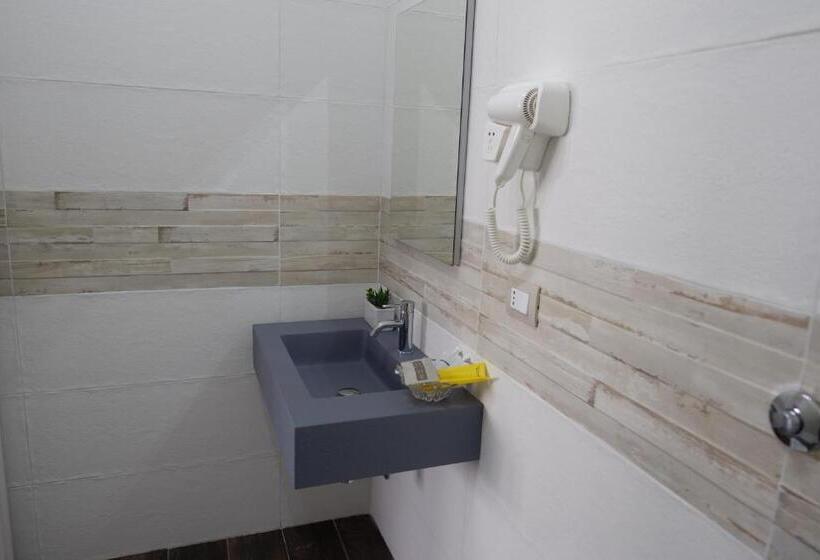اتاق لوکس, B&b Leus Appartment