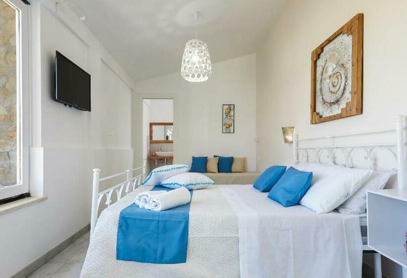 Pokój Trzyosobowy Standard Widok Ogród, I Gufi Bed & Breakfast Marzamemi