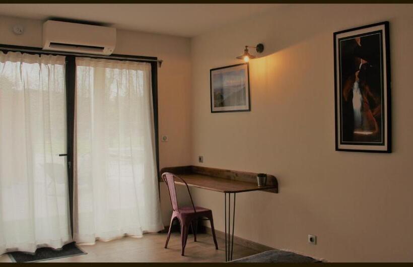 اتاق استاندارد, Au Petit Pressoir