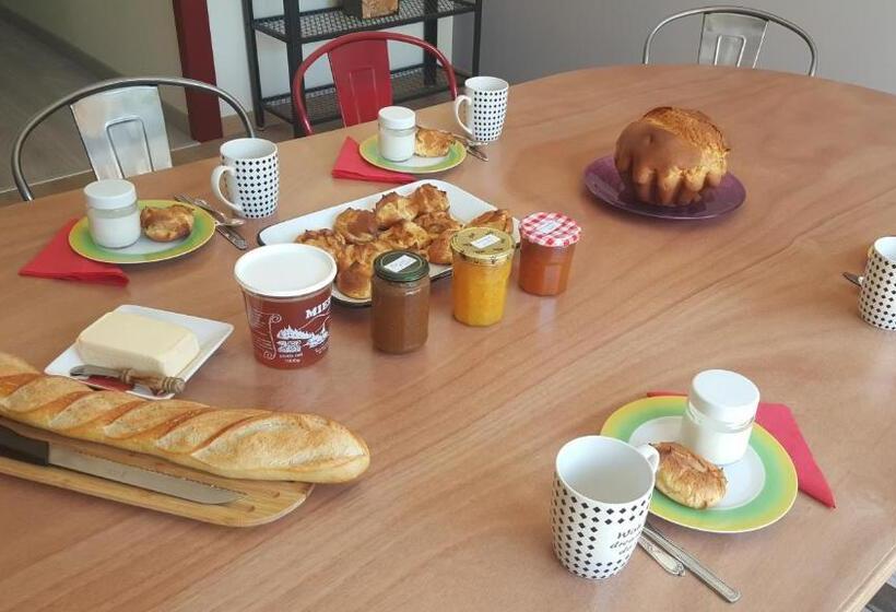 اتاق خانوادگی با سرویس بهداشتی مشترک, Au Petit Pressoir