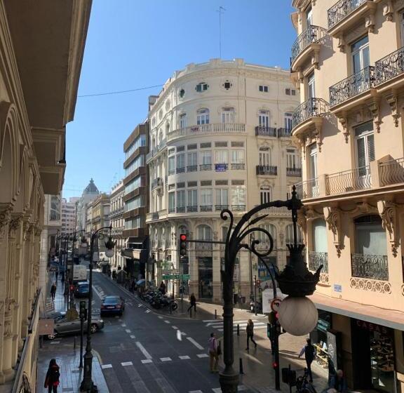 اتاق استاندارد با بالکن, Star Home