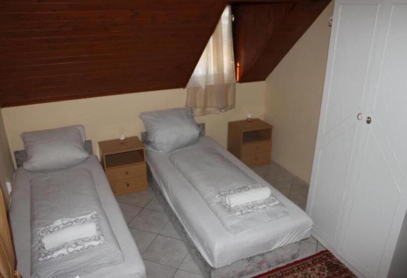 高级大房间, Koloska Apartmanház