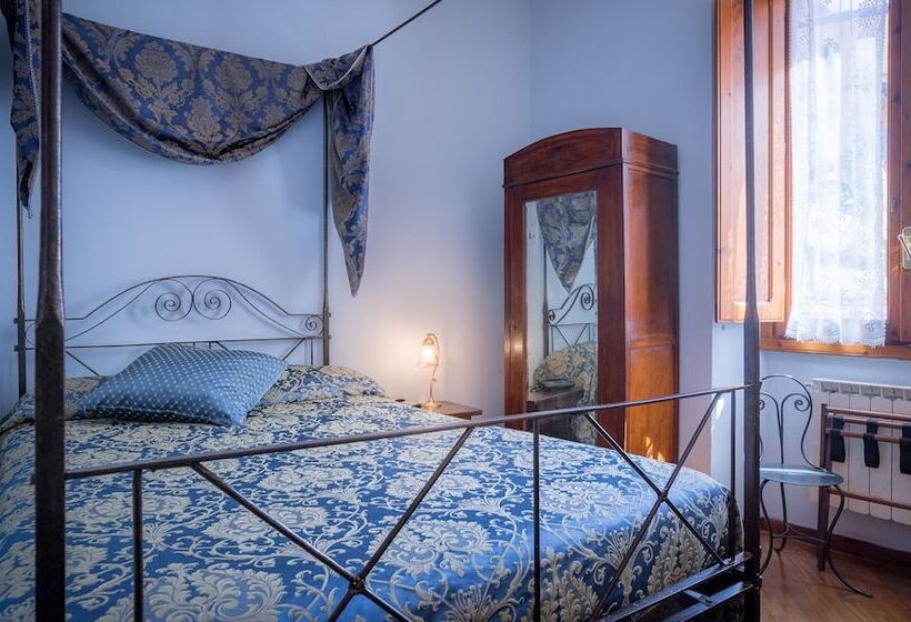 اتاق استاندارد, Torre Guelfa Palazzo Acciaiuoli