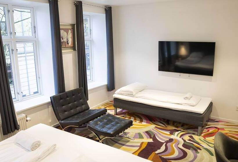 Номер Стандарт Трехместный, A Hotels City