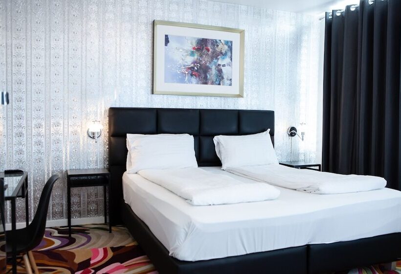 Номер Стандарт Трехместный, A Hotels City