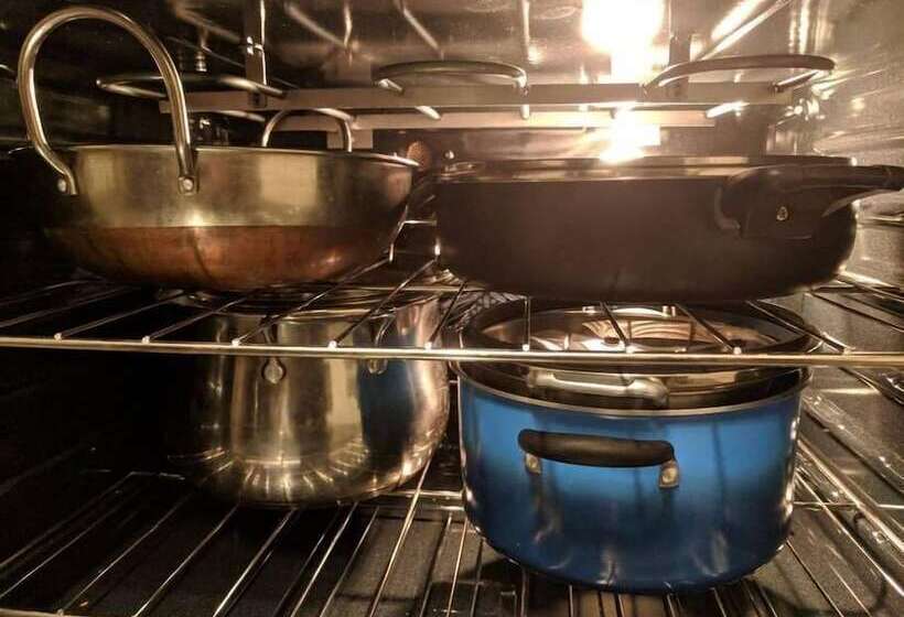 标准三人间, Private Rooms, Free Parking, Full Kitchen, Best Prices In Town  York University Heights