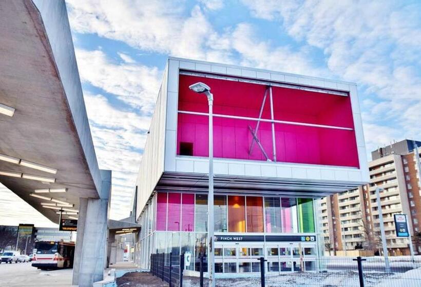 家庭间, Private Rooms, Free Parking, Full Kitchen, Best Prices In Town  York University Heights