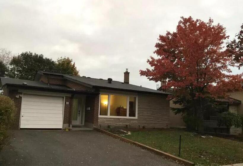家庭间, Private Rooms, Free Parking, Full Kitchen, Best Prices In Town  York University Heights