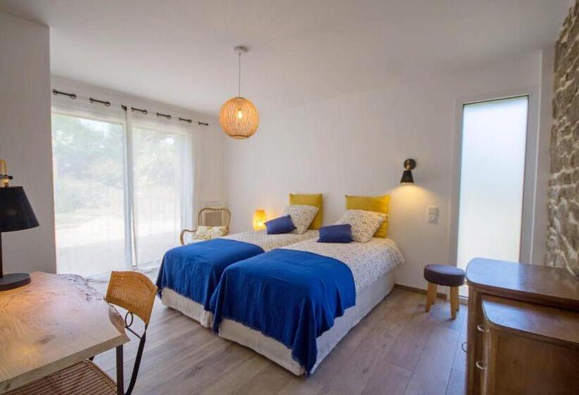 标准间带露台, Les Jardins Du Cloestro