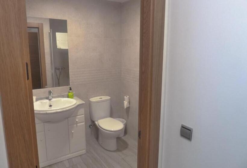 Трехместный Номер Базовый, Hostal Casa Fermina  A 2 Horas De Las Pistas De Esquí