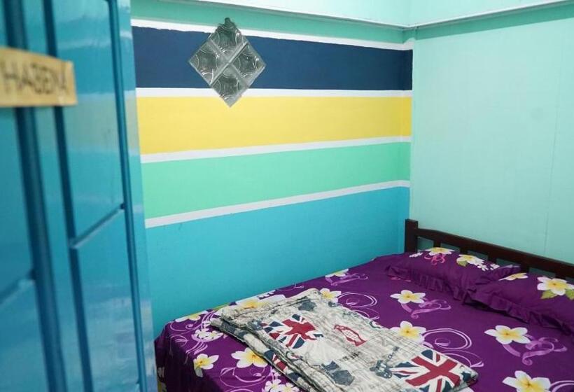 이코노미 룸, Pintu Biru Hostel