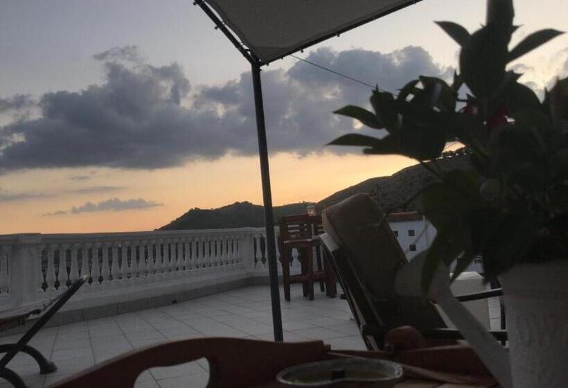 Студио Стандарт с Террасой, B&b Le Rocce