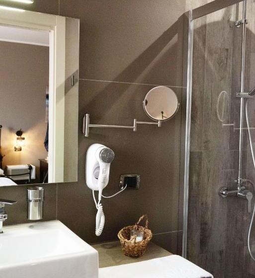 片側に海が見えるデラックスルーム, Torrevarata   Guest Rooms
