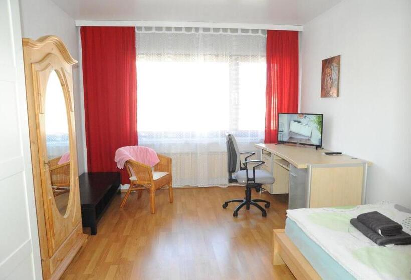 带共用浴室的标准房间, Zur Herzklinik