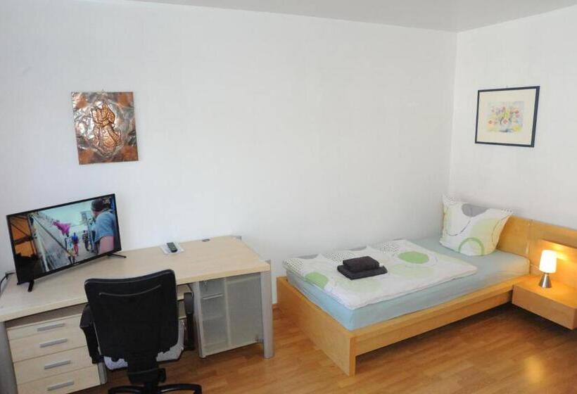 带共用浴室的标准房间, Zur Herzklinik