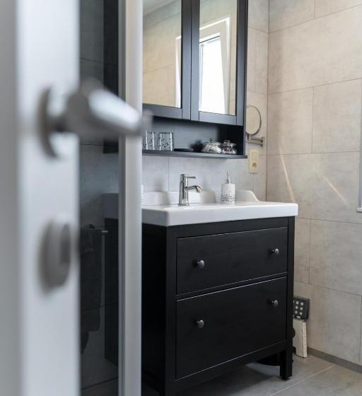 اتاق لوکس, Bed & Breakfast  T Vèèrke