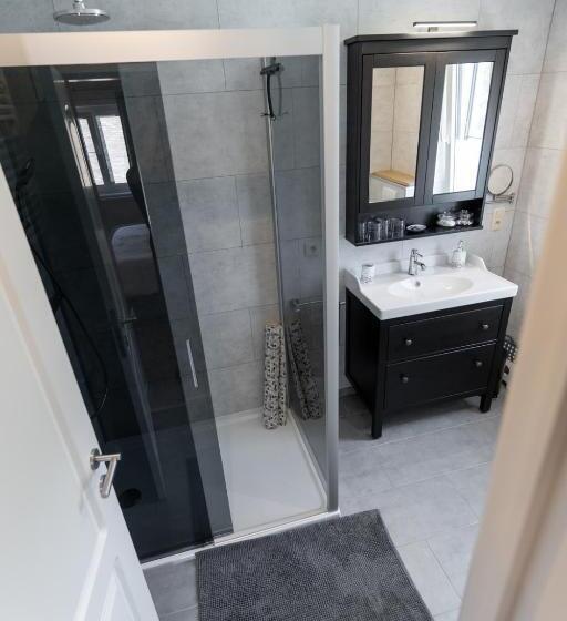 اتاق لوکس چهار تخته, Bed & Breakfast  T Vèèrke