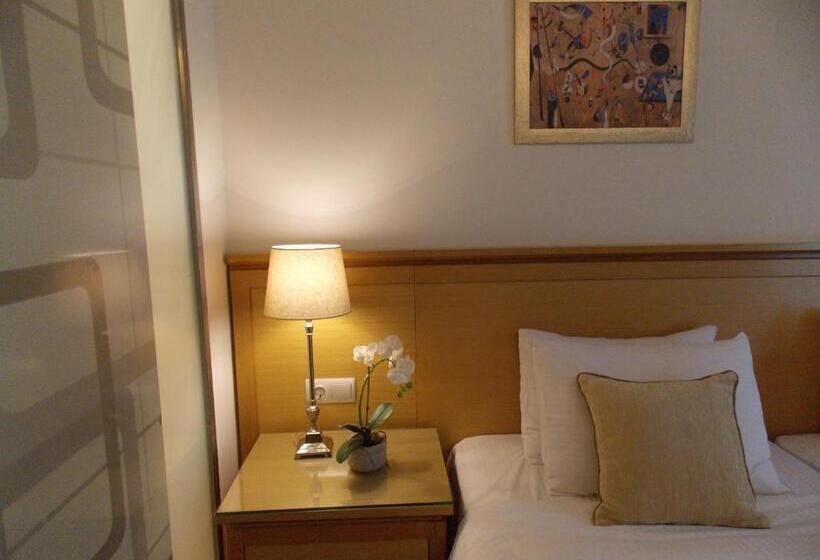 Quarto Estandar Individual com Sacada, Alexandros