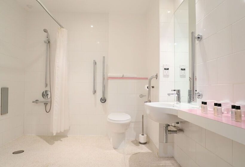 Семейный Номер, Citrus Hotel Cheltenham By Compass Hospitality