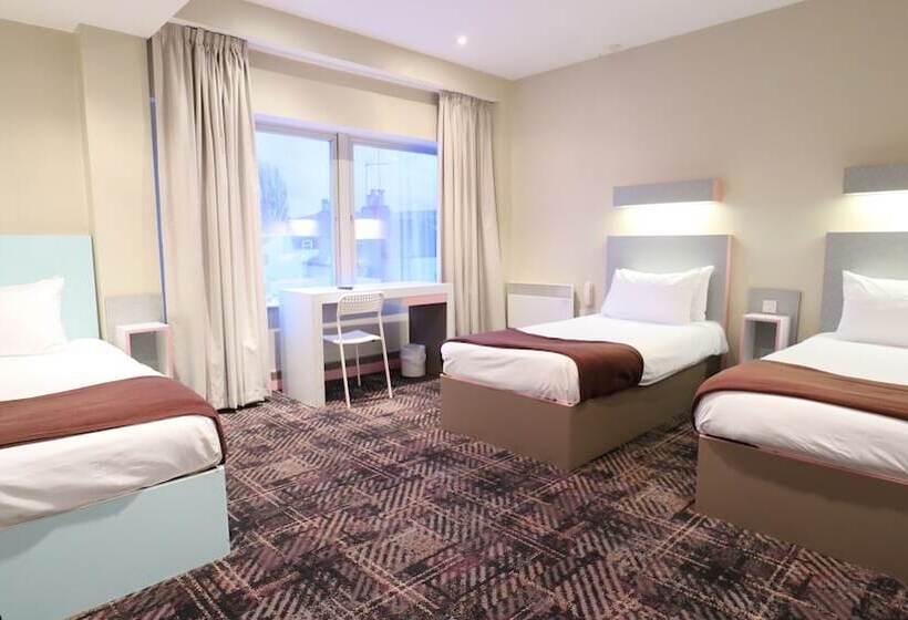Номер Стандарт Трехместный, Citrus Hotel Cheltenham By Compass Hospitality