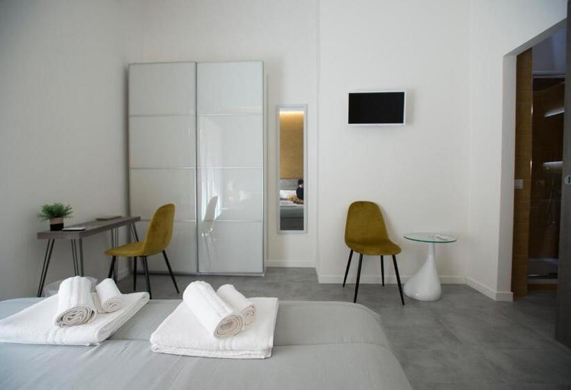 اتاق لوکس با تخت بزرگ, Lecentre 174