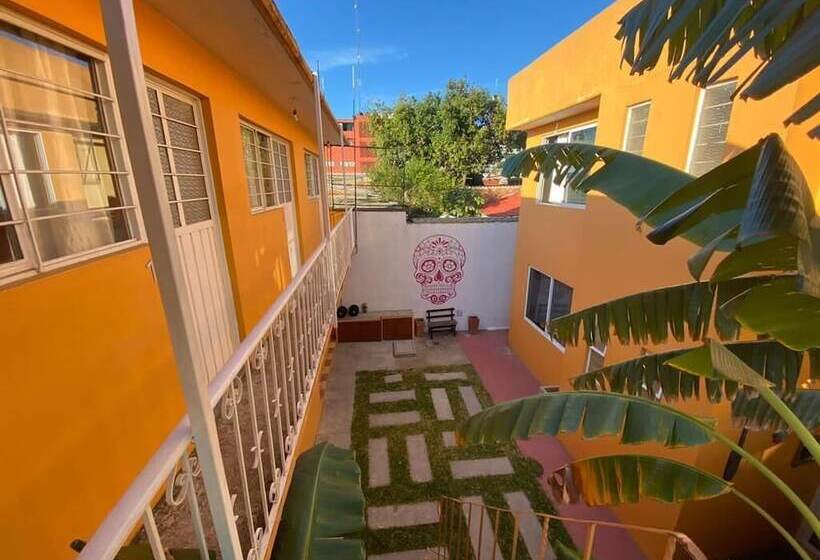 اتاق استاندارد سه نفره, Los Nardos Hostel