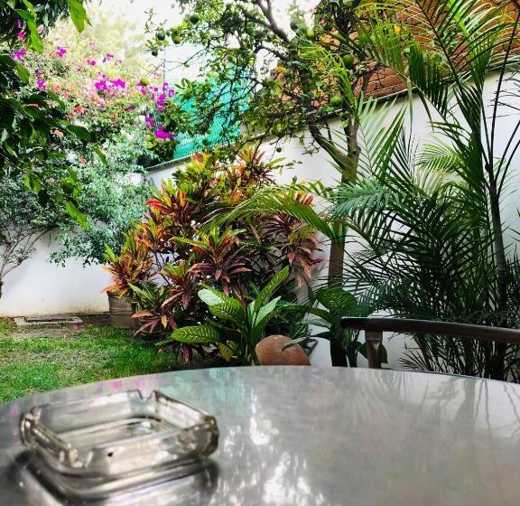 اتاق استاندارد چهار تخته, Los Nardos Hostel