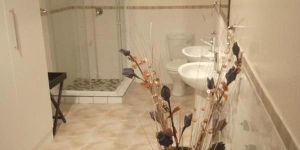 Люкс Повышенной Комфортности, Azrielle Guesthouse