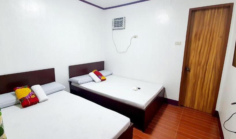 اتاق لوکس چهار تخته, Sj Pabua Travellers Inn