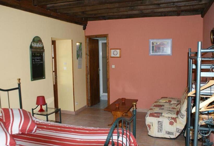 اتاق استاندارد, La Chambre Des Buissonnats