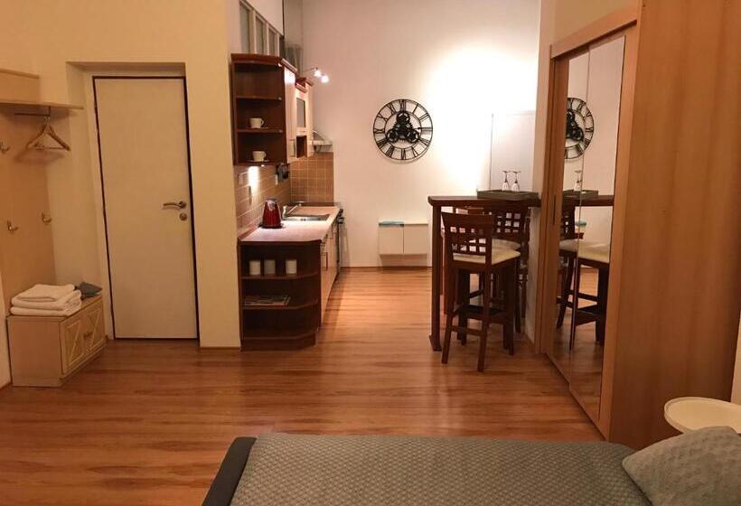 Апартаменты 1 Спальня, Ski & Bike Apartmány
