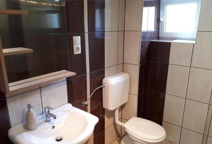 Апартаменты 2 Спальни, Csóka Apartman Pápa
