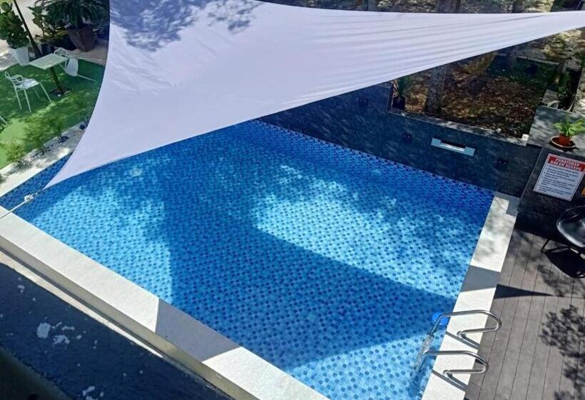 اتاق لوکس با بالکن, Tc Theme Park Guest House
