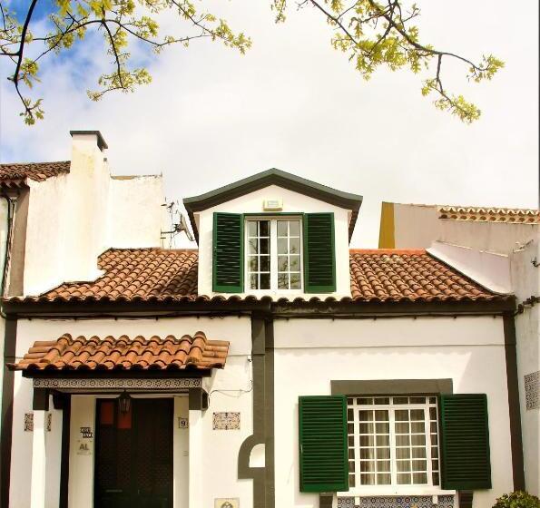 Дом 3 Спальни, Casa Inti / Inti House Furnas