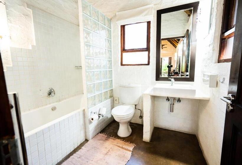 Полулюкс Вид на Сад, Hakunamatata Lodge & Health Spa/ Wedding & Conference Venue