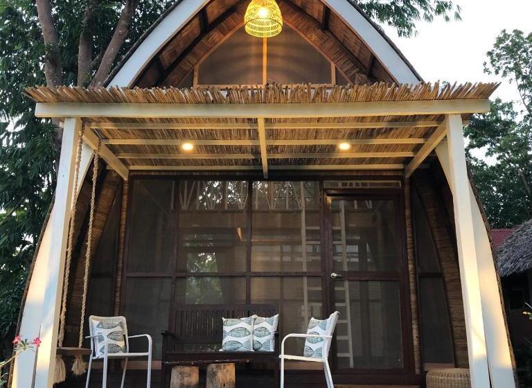 家庭间, The Cabins At Lvf