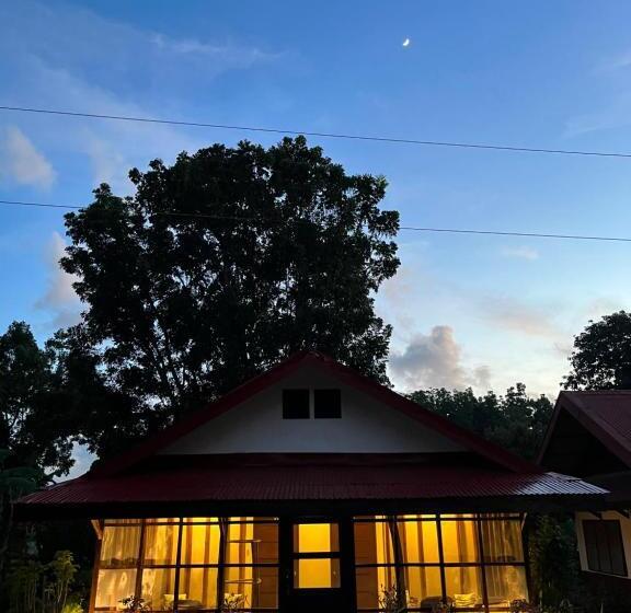 标准间, The Cabins At Lvf