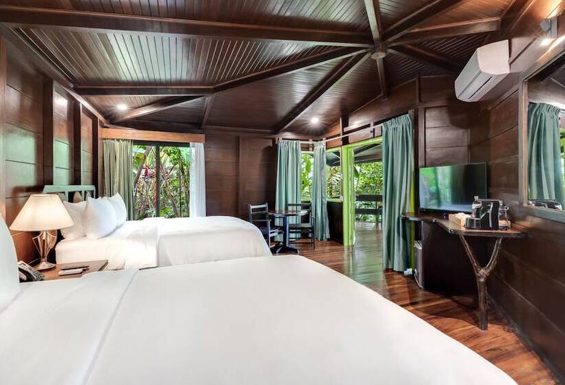 بانگلوی استاندارد, Chachagua Rainforest Hotel & Hot Springs