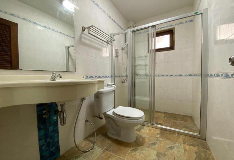 ویلای 4 خوابه, Yuwadee Resort