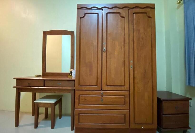 ویلای 4 خوابه, Yuwadee Resort