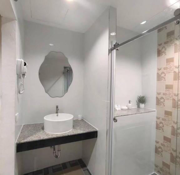 اتاق استاندارد با تخت بزرگ, Yuwadee Resort