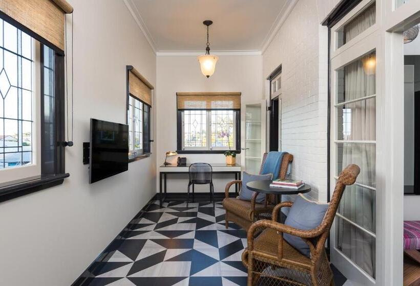 스위트, Spicers Balfour