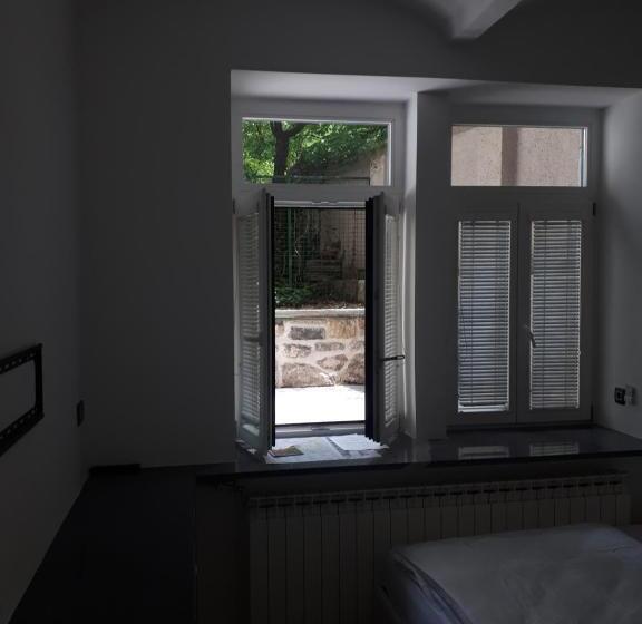 اتاق خانوادگی با چشم‌انداز باغ, Tabor   Apartments Rozmanova Street