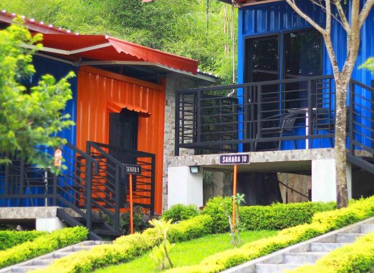 带特大床的标准间, Jsi Resort