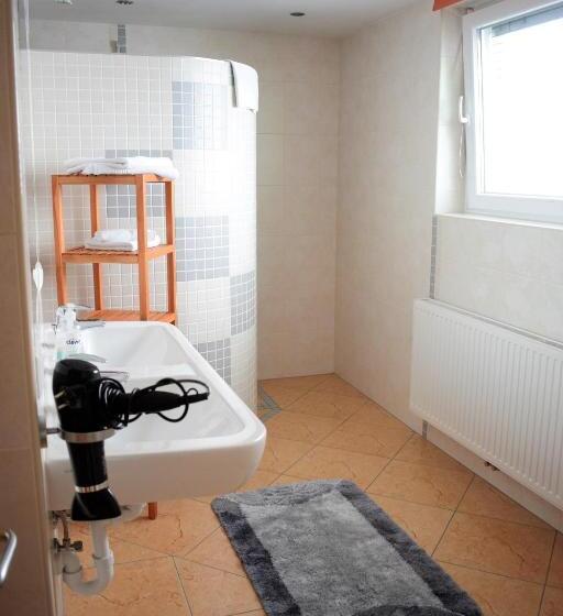 Family Suite, Frühstücks Radpension Taurer Thoman