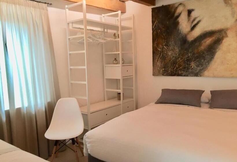 Háromágyas Deluxe Szoba, La Pergola B&b