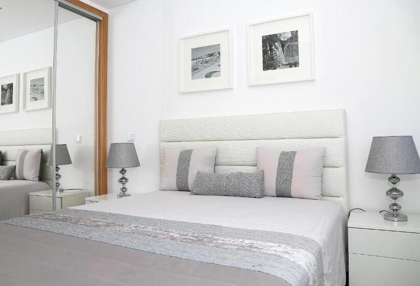 Номер Стандарт, Genny S Place