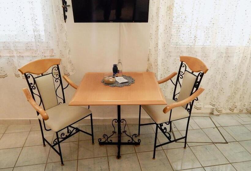 آپارتمان 1 خوابه همکف, Apartments Igor