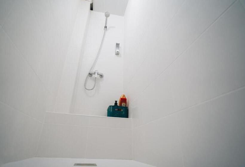 스탠다드 룸 공동 욕실, Cactus Hostel