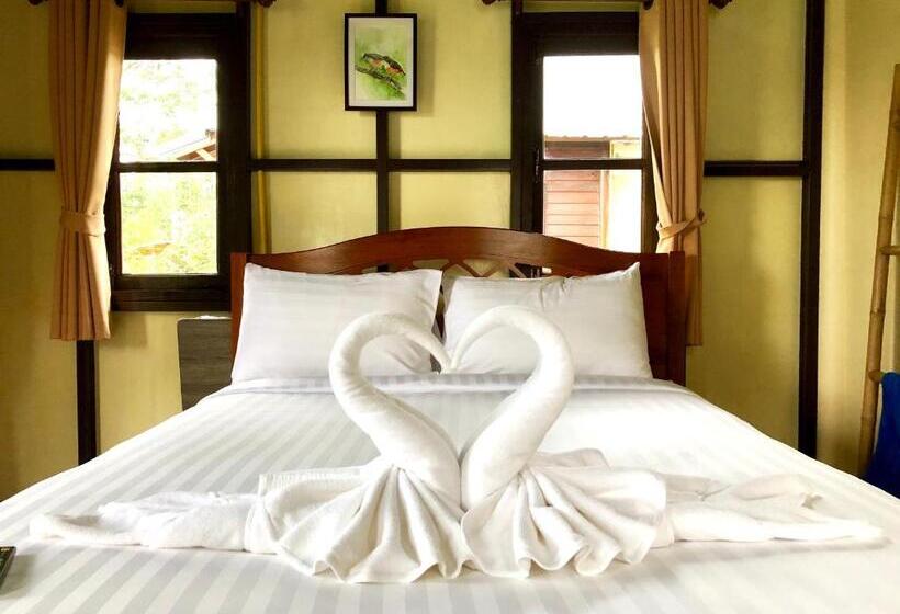 バルコニー付きスタンダードルーム, Baan Thung Home Stay